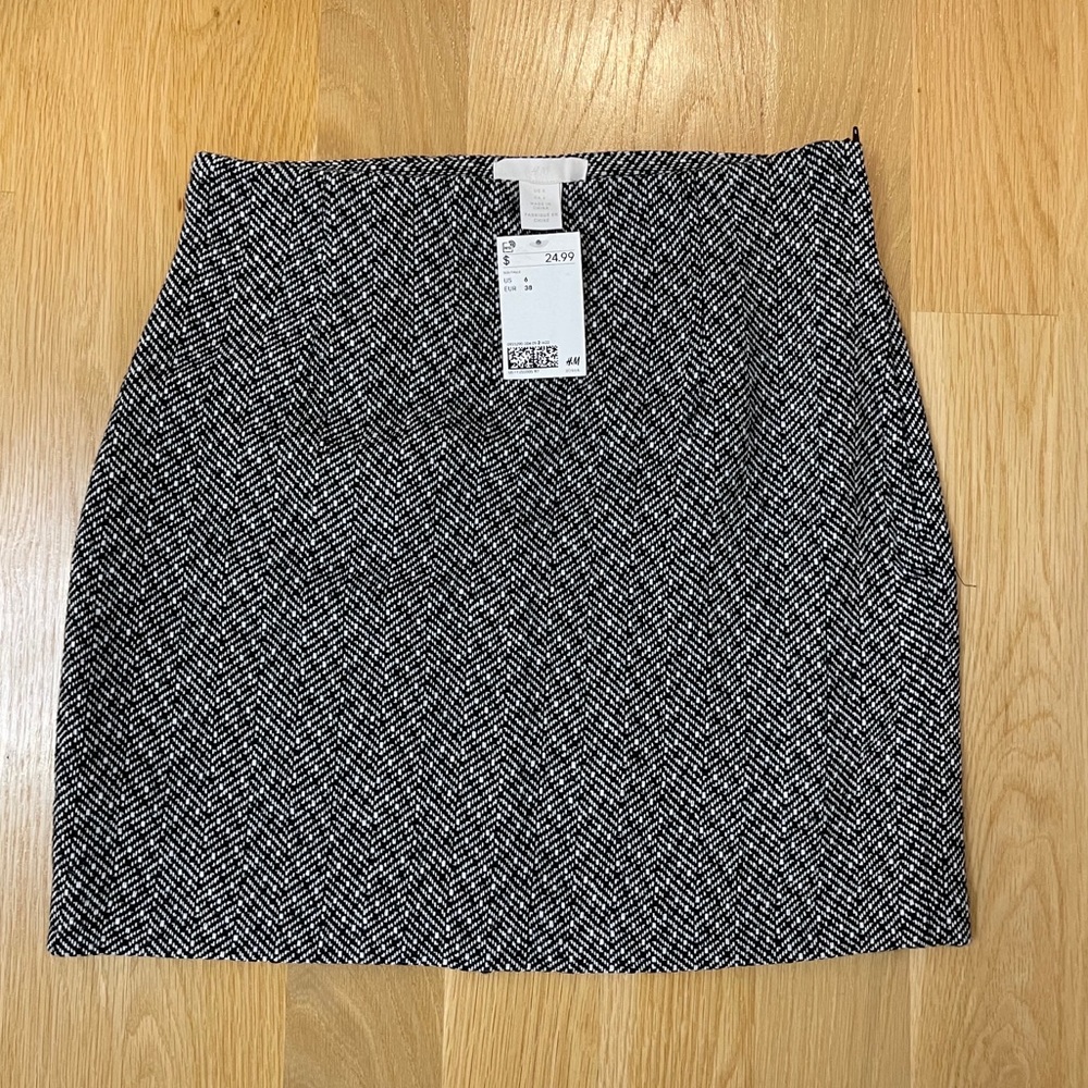 Black and white tweed H&M skirt NWT